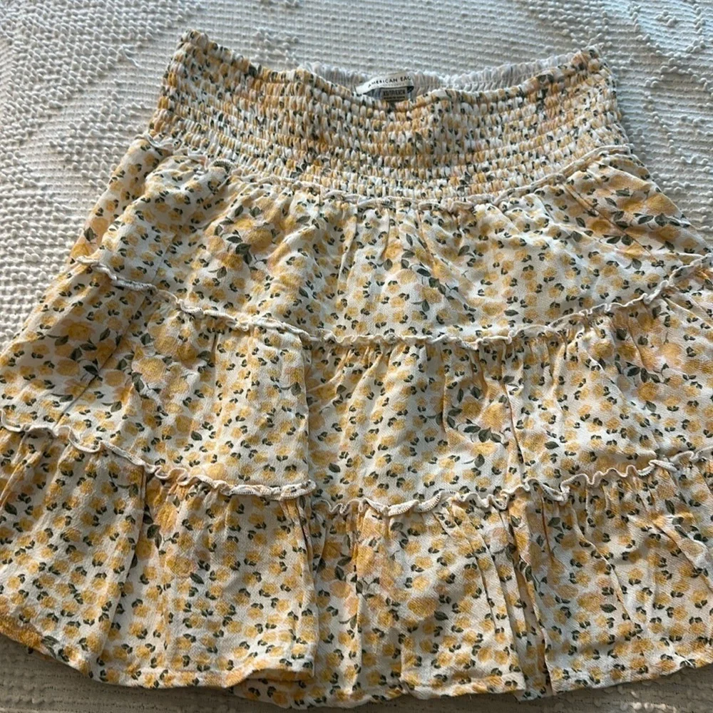 American Eagle skirt. Size xs‎ tiered elastic waist like new condition